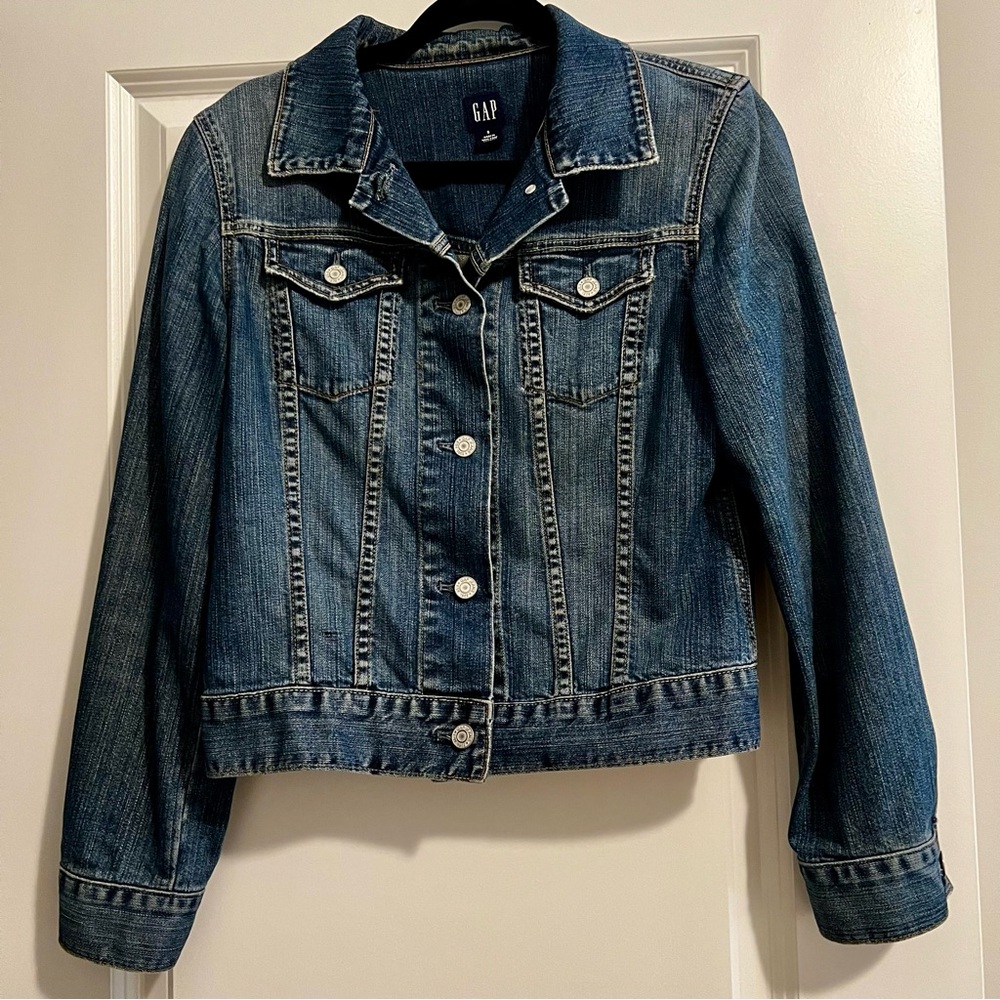 GAP Women's Classic Indigo Jean Jacket, size small